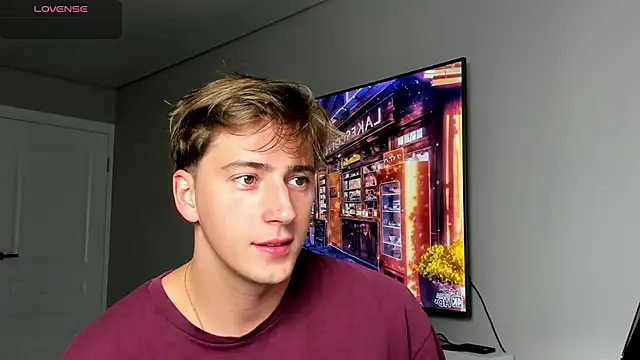 Snapshot of DaniHort chatting on October 2, 10:19 am DaniHort online show from October 2, 10:19 am
