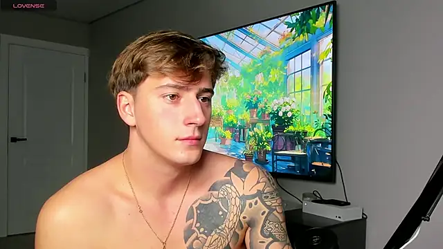 Snapshot of DaniHort chatting on October 5, 10:41 am DaniHort online show from October 5, 10:41 am