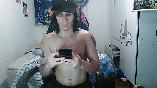 Snapshot of SHACOklown chatting on October 16, 5:26 am SHACOklown online show from October 16, 5:26 am