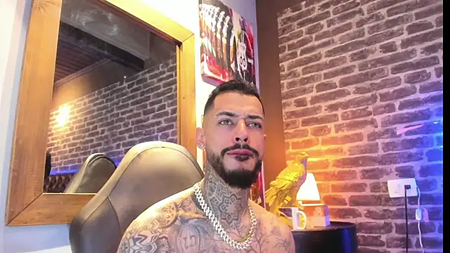 VinzenzRizzo online show from September 26, 4:43 am