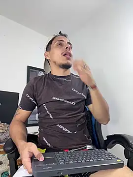 Luke Stone online show from April 16, 8:42 pm