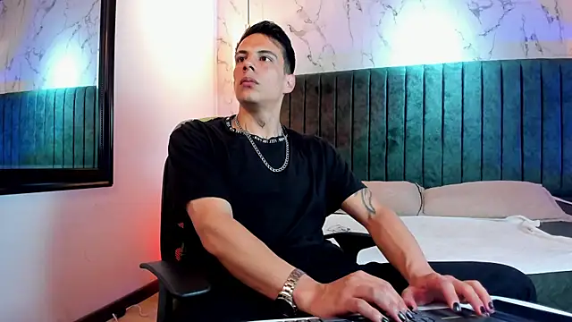 Dustin Sonne online show from May 23, 3:45 am