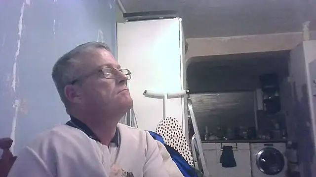 hefin18 online show from December 18, 11:01 pm