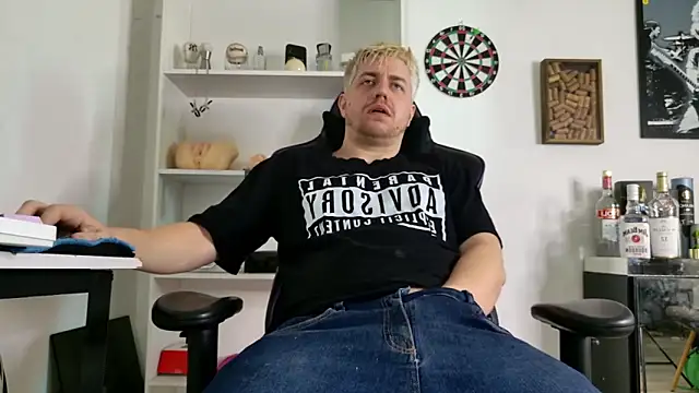 aaron nvk online show from April 11, 6:44 pm