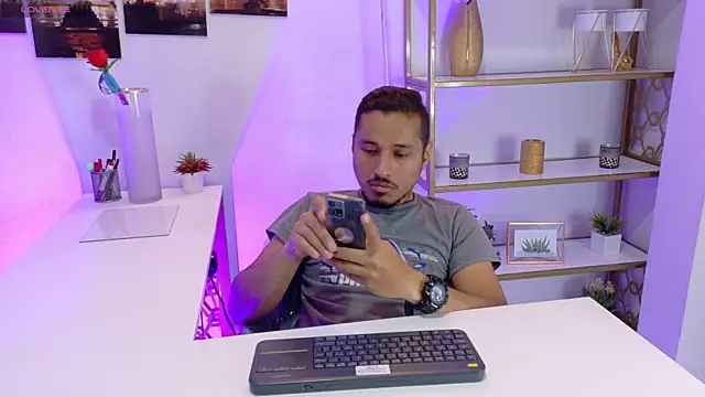 ColombiaStrip online show from April 29, 2:00 pm