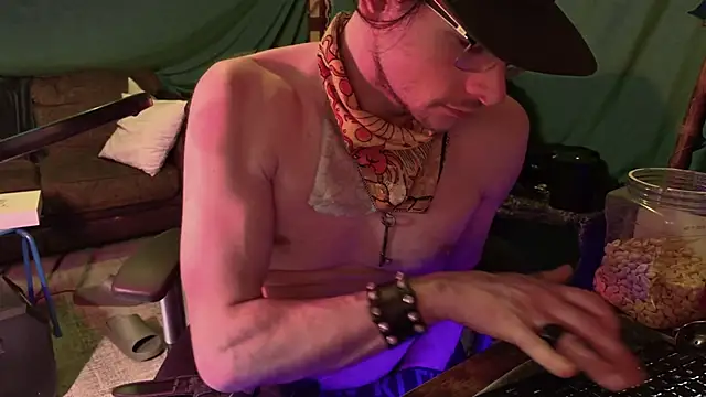 MasterDaddyCool online show from February 17, 8:02 am