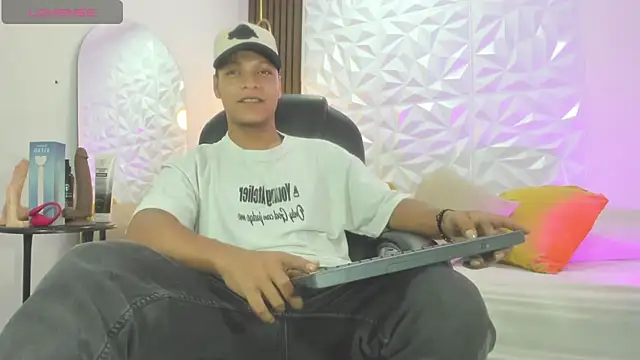 Ricky Owens1 online show from October 18, 1:49 pm