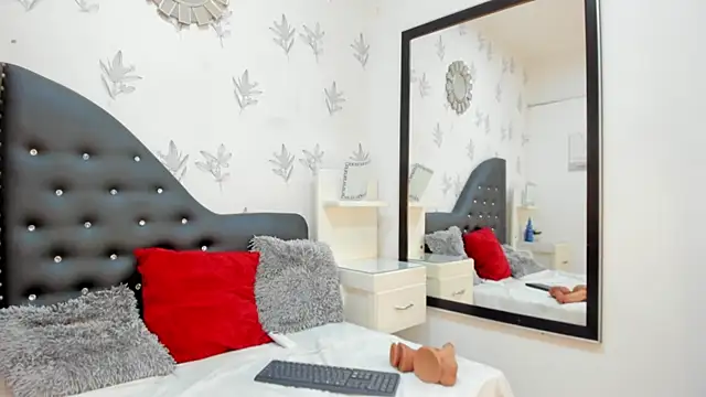 JaneeRosse online show from December 16, 8:16 pm