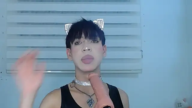 lucky stricke online show from October 18, 4:50 am