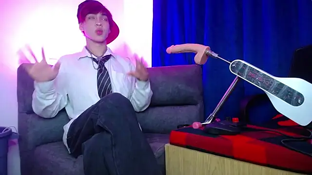 lucky stricke online show from March 3, 4:20 am