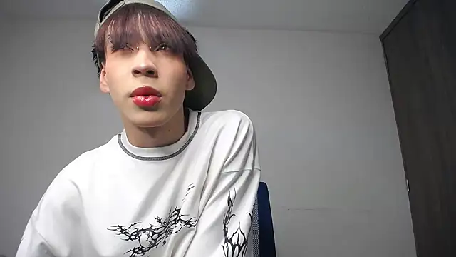 lucky stricke online show from October 30, 4:58 am