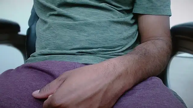 pranastro00 online show from April 13, 9:59 pm