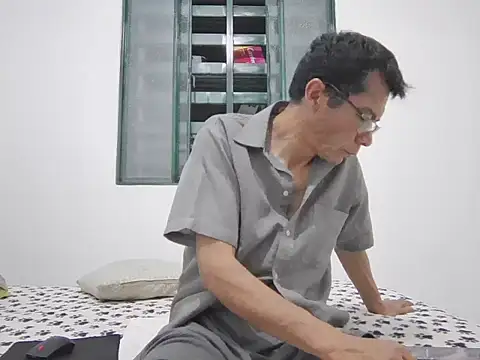 skinnylatino51 online show from September 23, 2:33 am