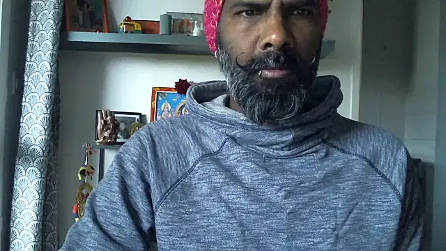 frenchblackc31 online show from December 20, 9:16 am