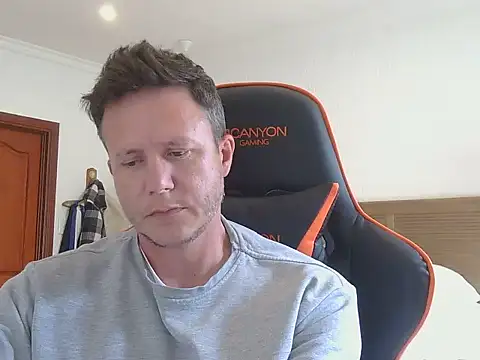 TroyDieselXXX online show from November 7, 9:12 am