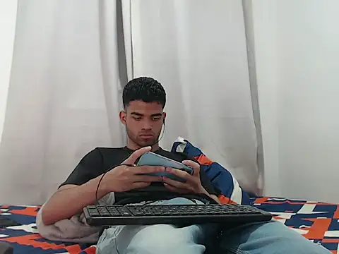 Snapshot of camillo_beischel_ chatting on September 15, 6:09 pm camillo beischel online show from September 15, 6:09 pm