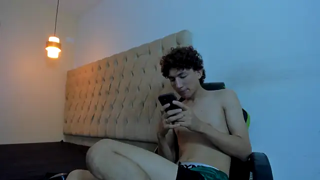 Darkknightx01 online show from November 18, 1:53 am