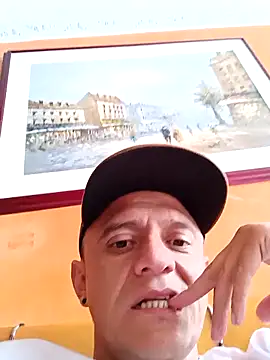 leon8013A online show from November 17, 4:32 pm