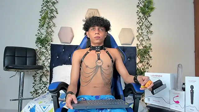  taylor black online show from November 6, 12:35 am