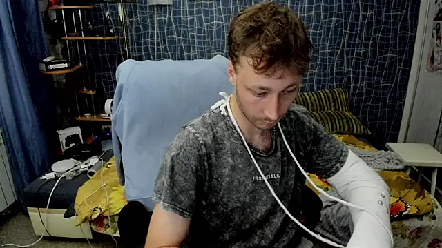 CuteBoy228 online show from June 4, 6:25 pm