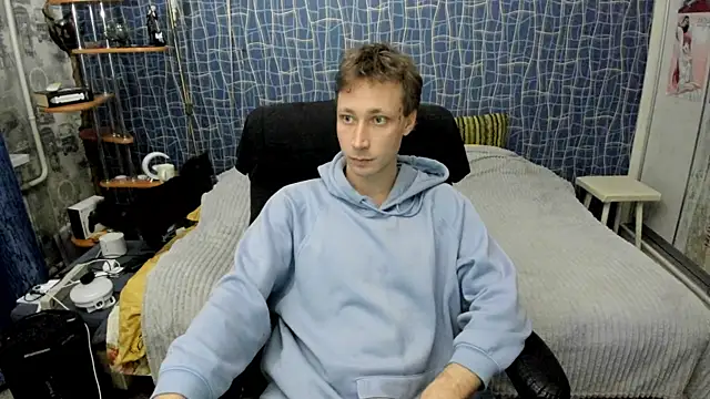 CuteBoy228 online show from April 15, 6:52 pm