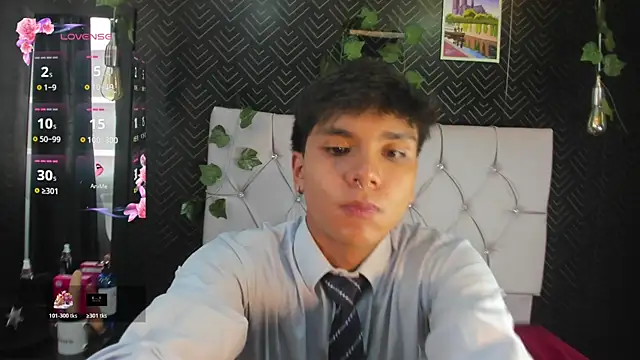 Snapshot of Thiago_Kozak chatting on October 20, 1:15 pm Thiago Kozak online show from October 20, 1:15 pm