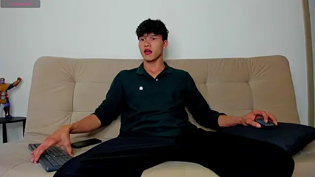 2Amateur Guys online show from December 14, 1:56 am