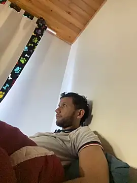 Michaell Spinelly online show from September 21, 9:04 pm