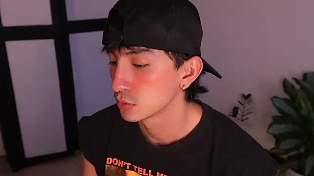 sweettaaron01 online show from June 25, 10:57 pm