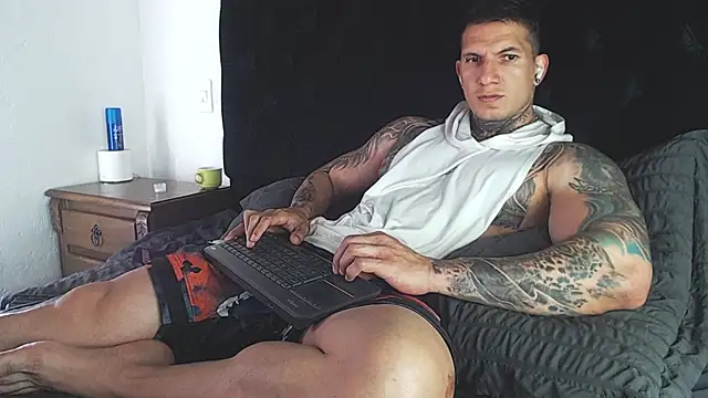 Shane Clay online show from April 9, 6:36 pm