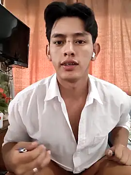 Hiroshi Shen online show from October 16, 7:55 pm