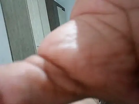 1q2w3e3e4r online show from March 17, 6:10 pm