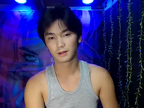 urhalfguyxx online show from December 14, 4:36 pm