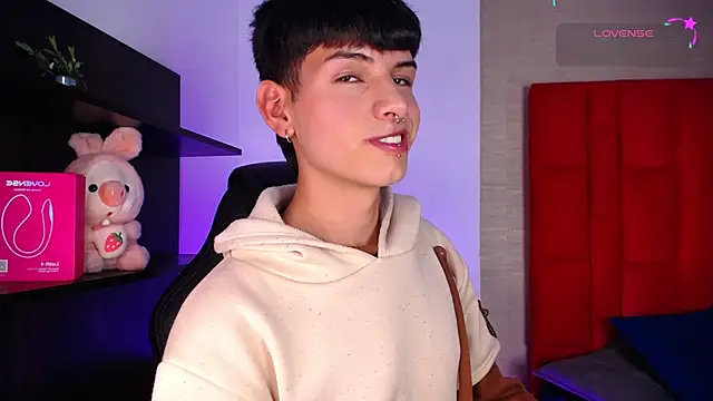 Ezra Storm online show from February 4, 5:02 am