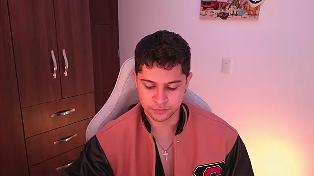 domsantiago  online show from November 10, 1:32 am