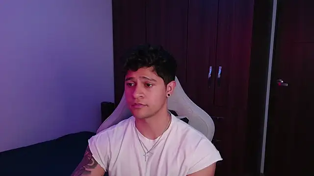 domsantiago  online show from September 26, 12:30 am