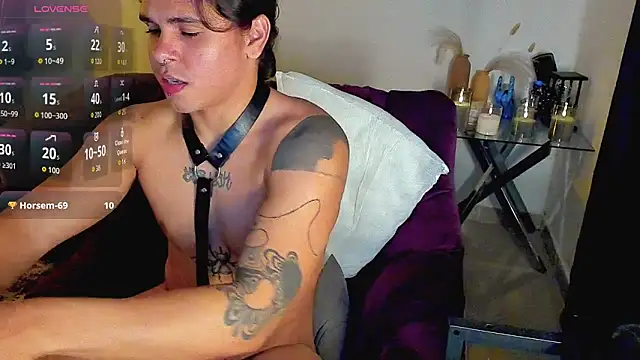 Maximiliano scoott   online show from March 11, 5:47 am