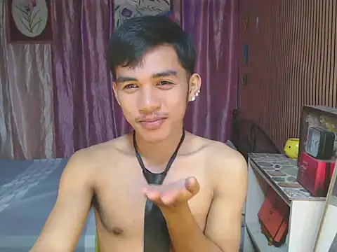 urhot chany online show from December 3, 5:30 pm