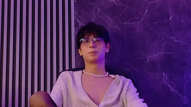 luixdust  online show from September 22, 6:02 am