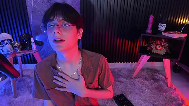 luixdust  online show from October 21, 6:38 am