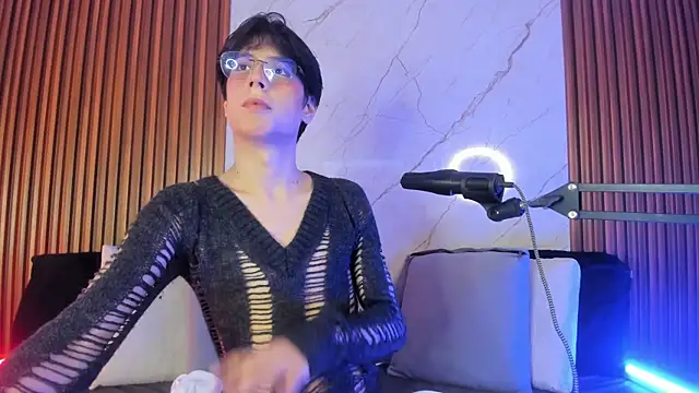 luixdust  online show from October 13, 9:32 pm