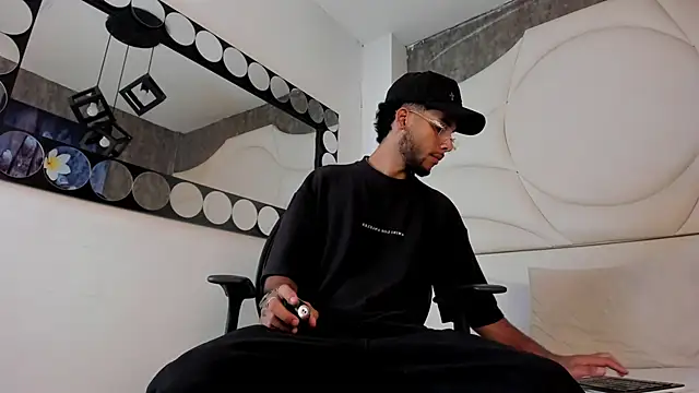 Thiagoferreti online show from October 1, 3:54 am