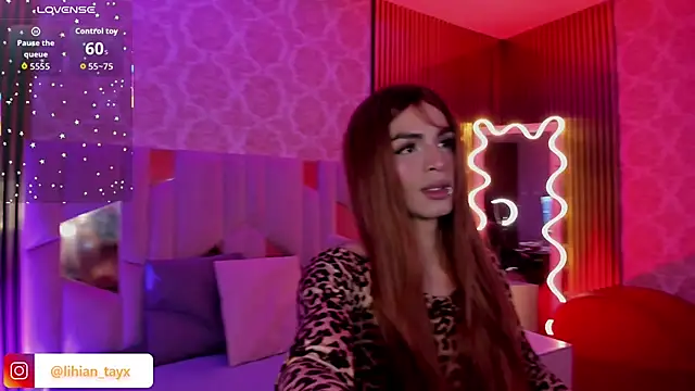 LIHIAN TAY online show from October 22, 3:43 am