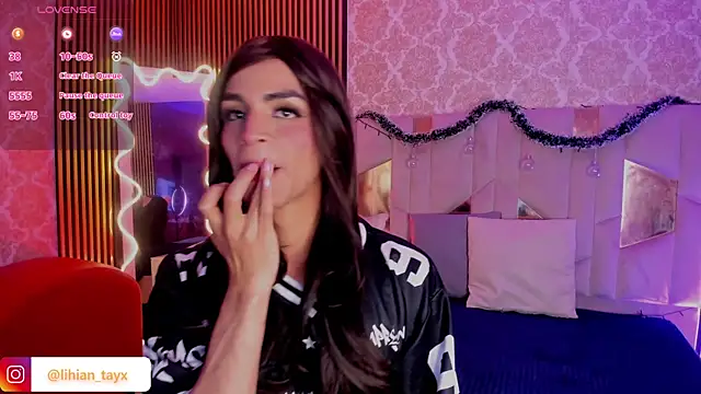 LIHIAN TAY online show from December 17, 3:03 am