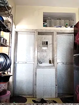 hot manu001 online show from April 5, 9:50 am