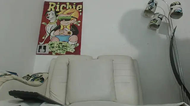 Thomasjons  online show from December 1, 3:53 am