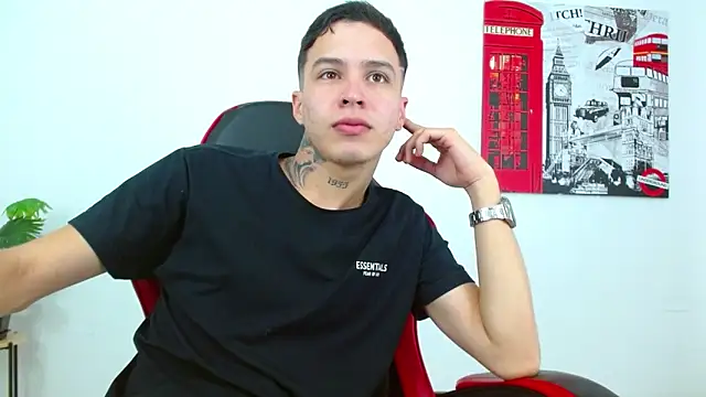 Cumandres18 online show from February 18, 3:09 pm