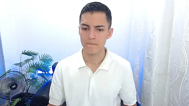 Snapshot of Matiius18 chatting on September 16, 2:07 pm Matiius18 online show from September 16, 2:07 pm