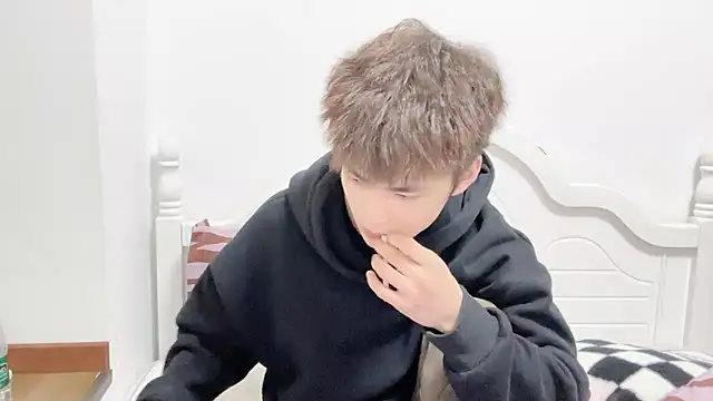 Snapshot of linger2563 chatting on September 21, 11:43 am linger2563 online show from September 21, 11:43 am