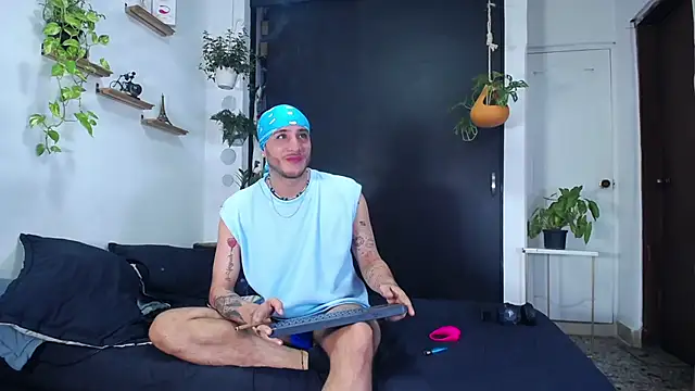 Borsalino Adam online show from December 3, 2:01 pm